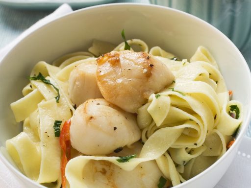 Fettuccine mit Estragon und Jakobsmuscheln